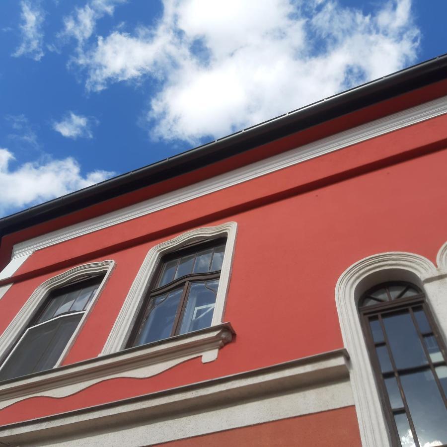 Stafetahaz Apartmanok 瓦茨 外观 照片