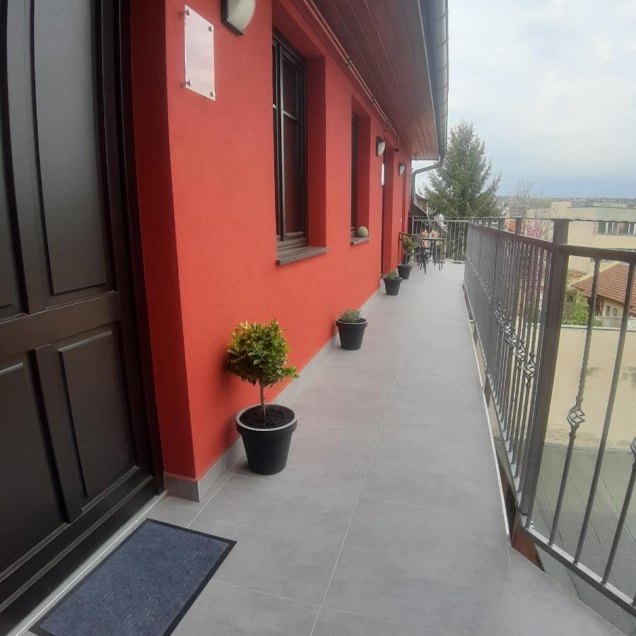 Stafetahaz Apartmanok 瓦茨 外观 照片
