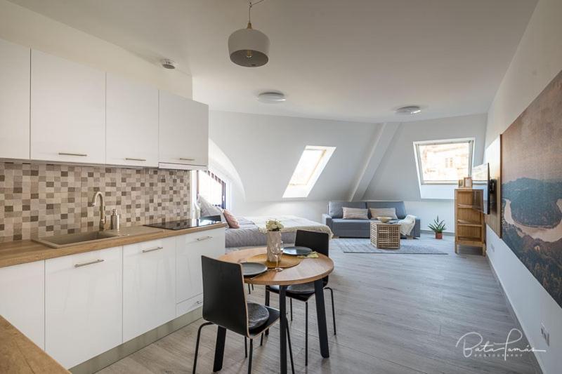 Stafetahaz Apartmanok 瓦茨 外观 照片