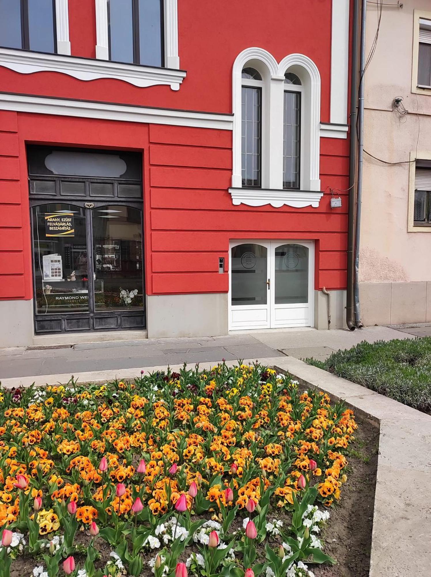 Stafetahaz Apartmanok 瓦茨 外观 照片