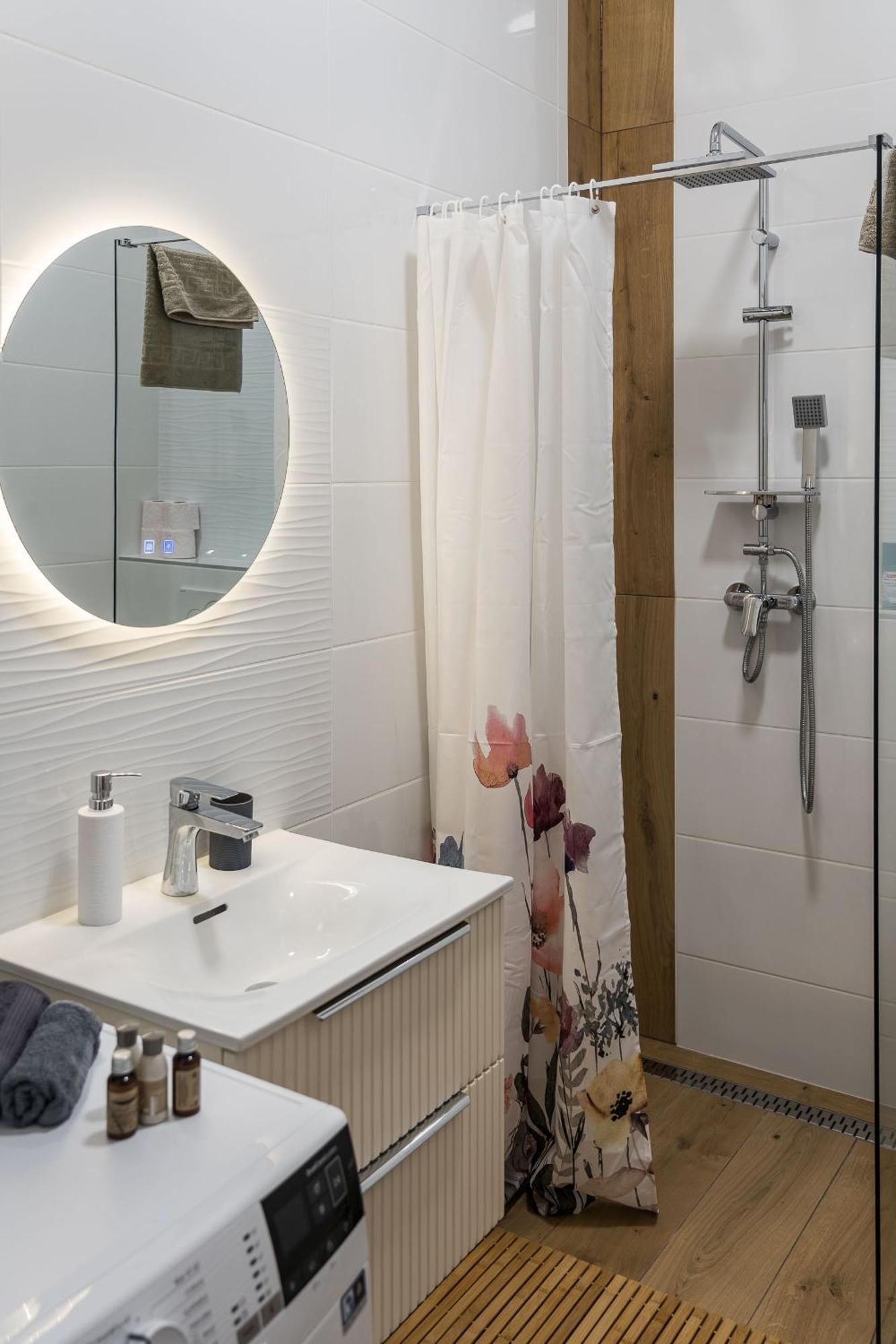 Stafetahaz Apartmanok 瓦茨 外观 照片