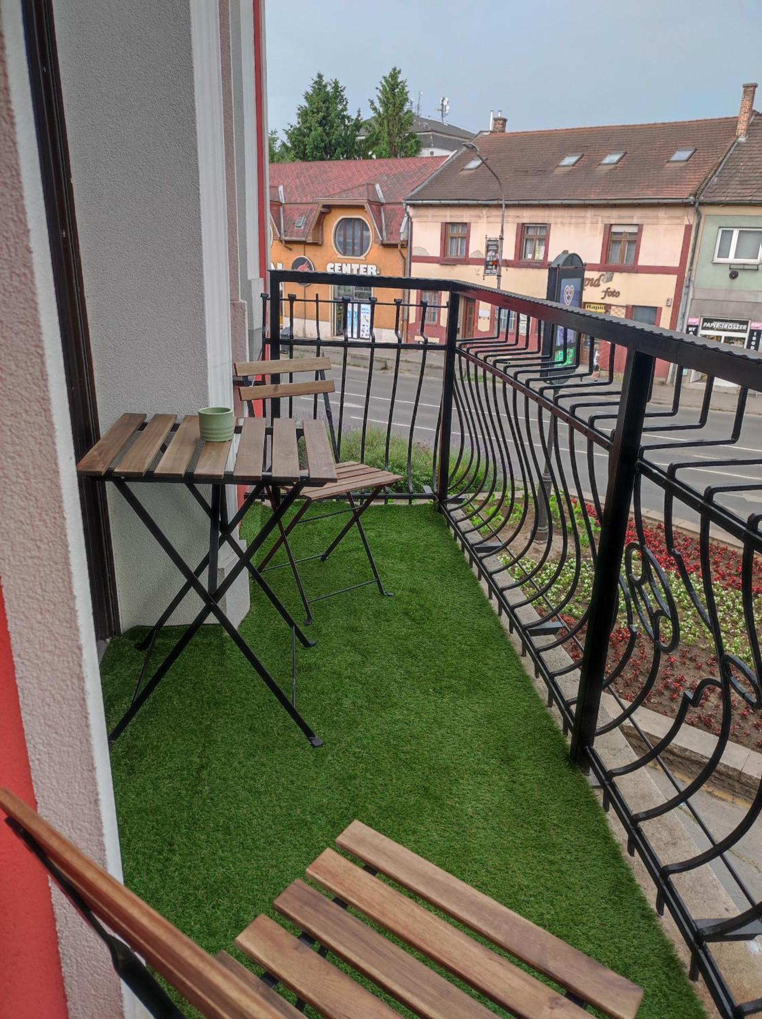 Stafetahaz Apartmanok 瓦茨 外观 照片