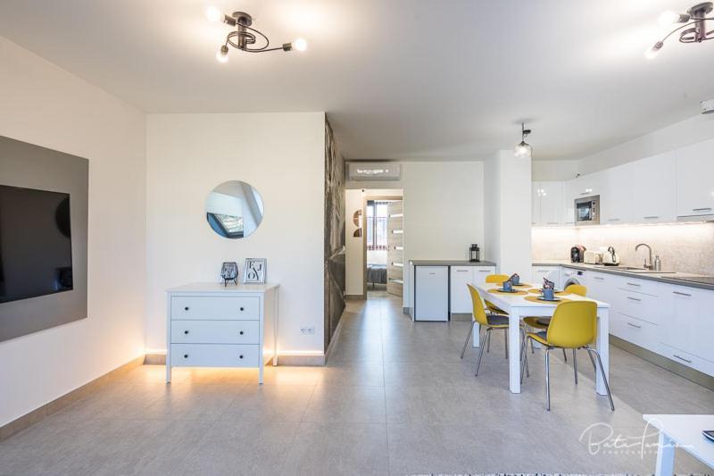 Stafetahaz Apartmanok 瓦茨 外观 照片