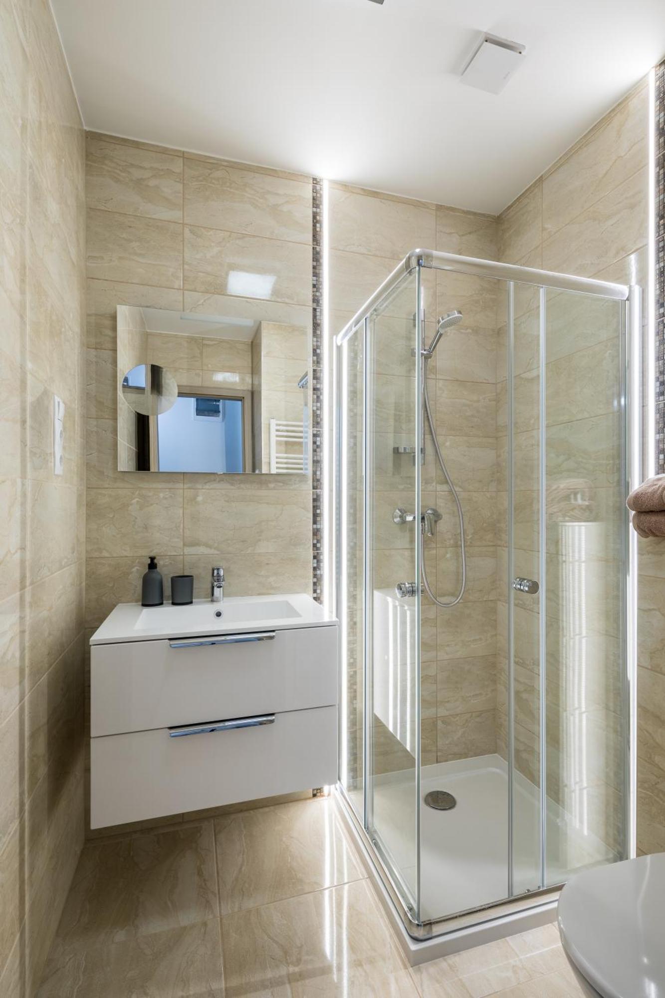Stafetahaz Apartmanok 瓦茨 外观 照片