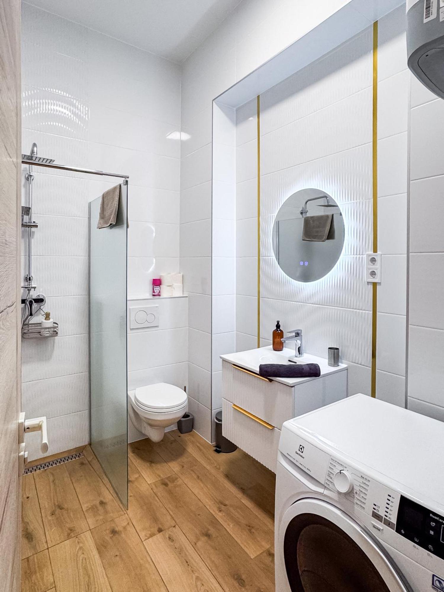 Stafetahaz Apartmanok 瓦茨 外观 照片